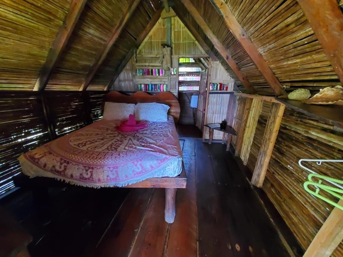 Derek'S Place Eco-Lodge Литтл-Корн-Айленд Экстерьер фото